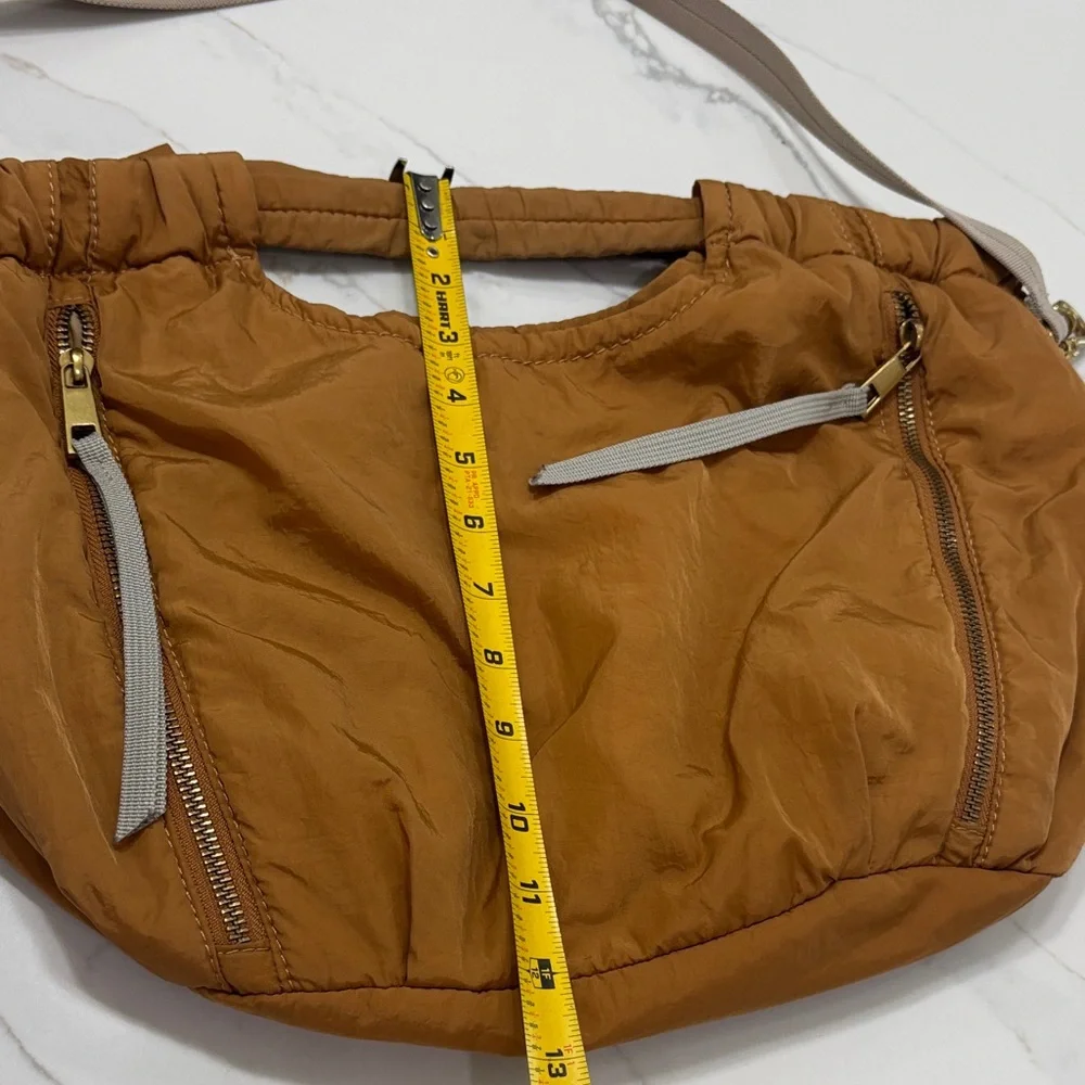 Vince Camuto rustic oak Bag with Zip Accents